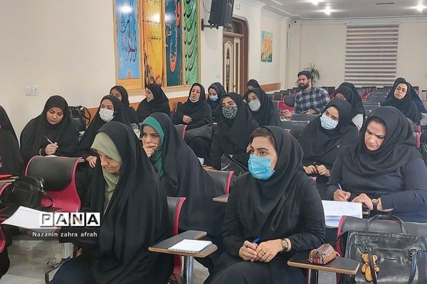 کارگاه مهارت‌های زندگی و پیشگیری از اعتیاد در آموزش و‌ پرورش رودهن