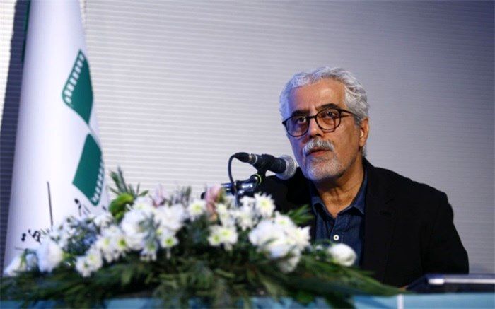 احمدرضا درویش: اینکه می‌گویند سینمای ایران صنعتی است‌، یک فریب است