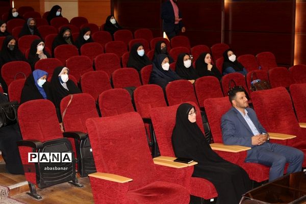 برگزاری دوره توان‌افزایی و روشنگری فرهنگیان در شهرستان فیروزکوه