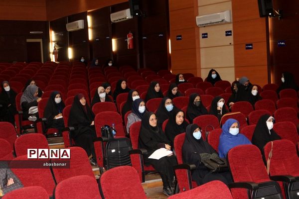 برگزاری دوره توان‌افزایی و روشنگری فرهنگیان در شهرستان فیروزکوه