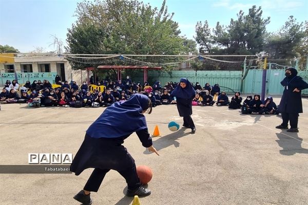 برگزاری جشن ورزش و سلامتی در دبیرستان زینبیه منطقه ۱۳