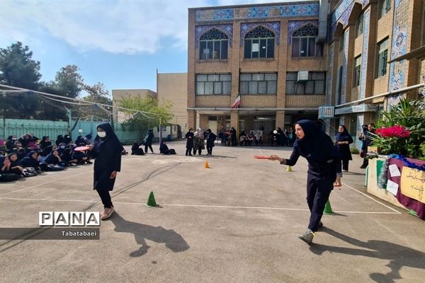 برگزاری جشن ورزش و سلامتی در دبیرستان زینبیه منطقه ۱۳