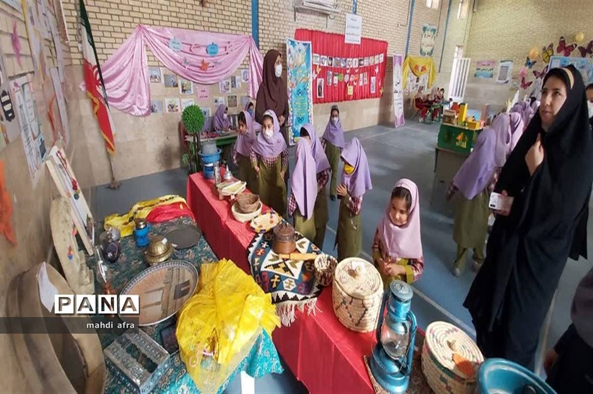 افتتاح نمایشگاه خانواده و هویت ایرانی در دبستان آزاده بهبهان