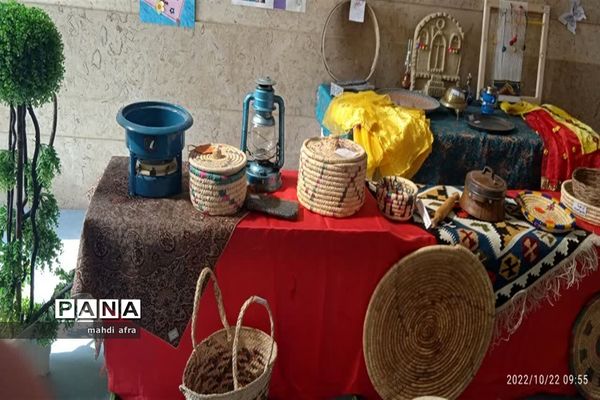 افتتاح نمایشگاه خانواده و هویت ایرانی در دبستان آزاده بهبهان