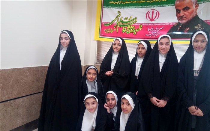 شرکت دانش‌آموز‌خبرنگاران مدرسه شیخ مفید در پویش دختر سرزمین ایران/ فیلم
