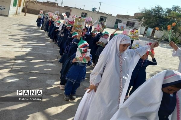 برگزاری جشن قرآن در مدرسه شهید‌نجفی فدافن در کاشمر