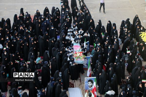 تجدید میثاق دانش‌آموزان دبیرستان قائمیه با شهید گمنام