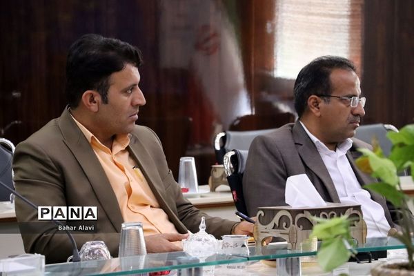 جلسه شورای اداری معاونت پرورشی و فرهنگی اداره کل آموزش و پرورش استان بوشهر