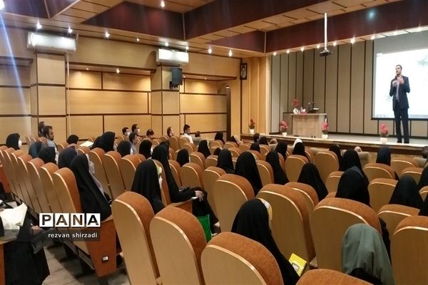 دومین نشست بصیرت‌افزایی معاونان و مربیان پرورشی مدارس منطقه 4 شهر تهران