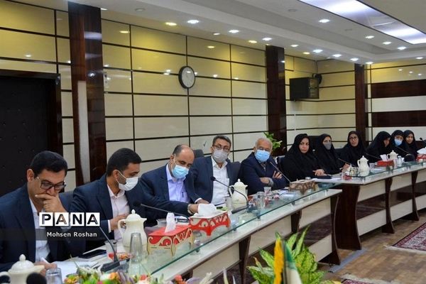 دیدار نماینده مردم بوشهر در مجلس شورای اسلامی با شورای معاونان اداره‌کل آموزش و پرورش بوشهر