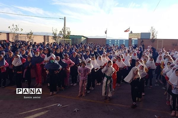 یک روز شاد ورزشی در مدرسه حضرت زینب و خدیجه(س) رودهن