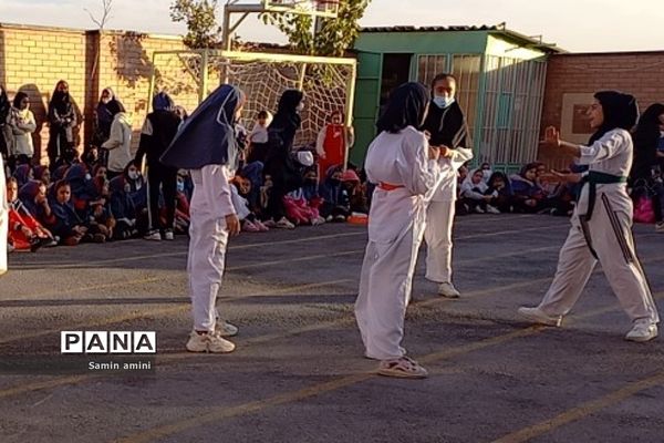 یک روز شاد ورزشی در مدرسه حضرت زینب و خدیجه(س) رودهن