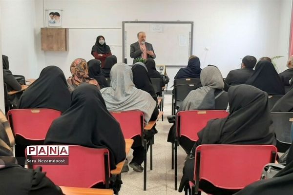 اولین مجمع عمومی اولیا و مربیان در دبیرستان حضرت معصومه(س)