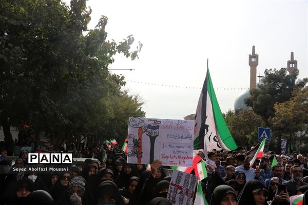 راهپیمایی مردم غیور مشهد در محکومیت حادثه شاهچراغ