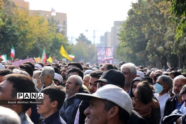 راهپیمایی مردم غیور مشهد در محکومیت حادثه شاهچراغ