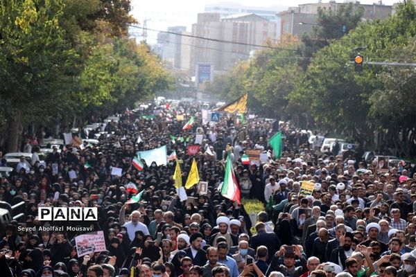 راهپیمایی مردم غیور مشهد در محکومیت حادثه شاهچراغ