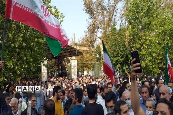 راهپیمایی نمازگزاران  شهر تهران در محکومیت حرکت تروریستی