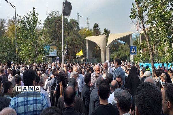 راهپیمایی نمازگزاران  شهر تهران در محکومیت حرکت تروریستی