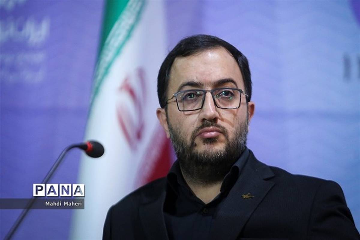 مُهر صدآفرین ملت ایران بر دفتر مشق شهدای دانش‌آموز شیراز