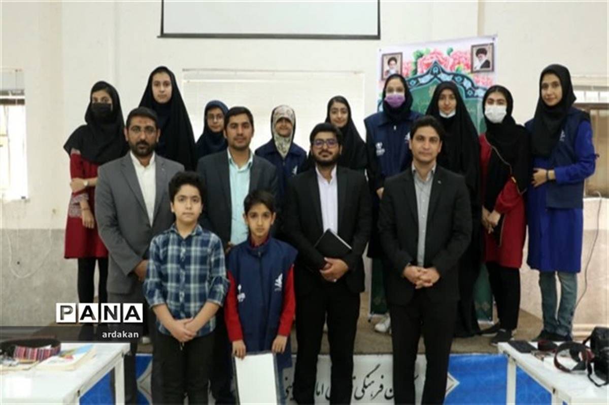 دیدار رئیس سازمان دانش‌آموزی یزد با خبرنگاران اردکان