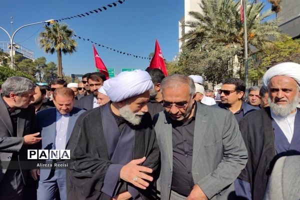 تشییع پیکر پاک شهدای اقدام کوردلانه تروریستان در شیراز