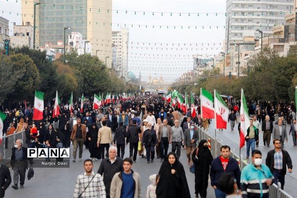 میزبانی مردم مشهد از شهدای حمله تروریستی شاهچراغ