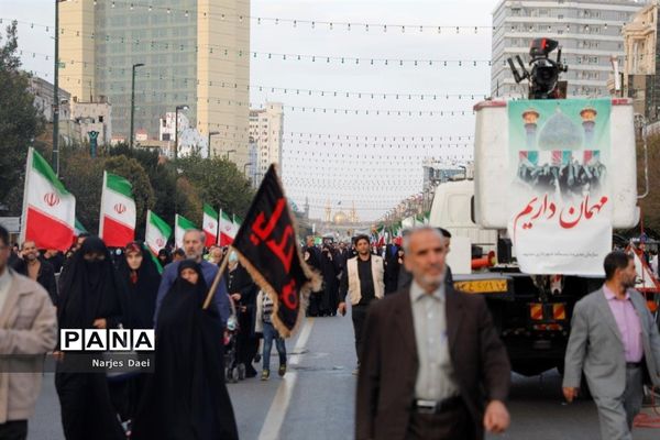 میزبانی مردم مشهد از شهدای حمله تروریستی شاهچراغ