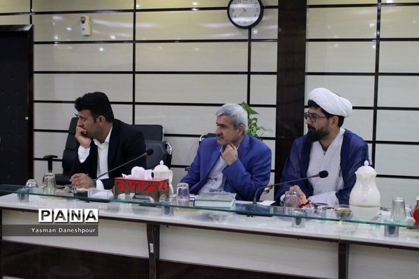 نشست مشترک مدیرکل امور بانوان و خانواده استانداری بوشهر با شورای معاونان آموزش و پرورش بوشهر