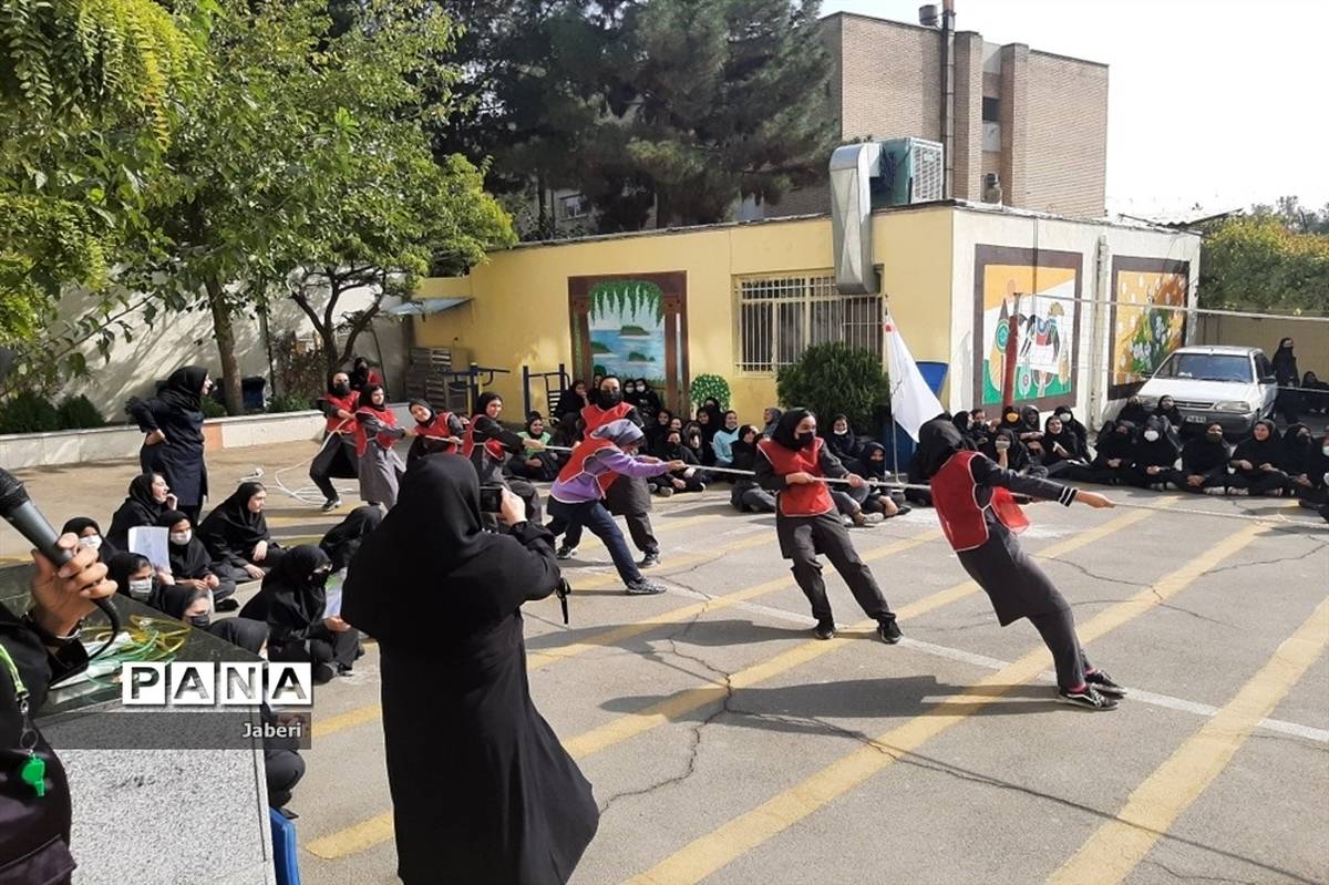 المپیاد ورزشی درون مدرسه‌ای در هنرستان سمیه منطقه ۱۳