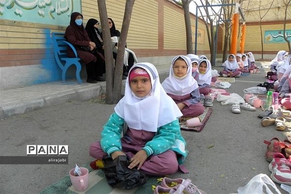 جشن روز دانش‌آموز دبستان دخترانه شهدای تقی‌زاده کهریزک