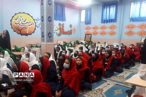یادواره شهدا و پویش رفیق شهیدم در دبیرستان زکیه ملارد