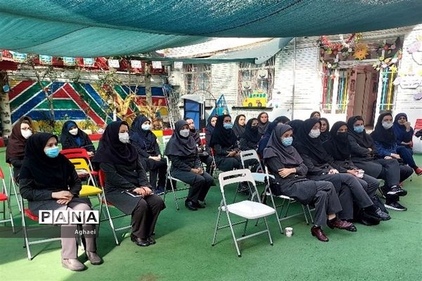 جلسه آشنایی با پدافند غیر‌عامل در دبستان امامت منطقه ۱۳