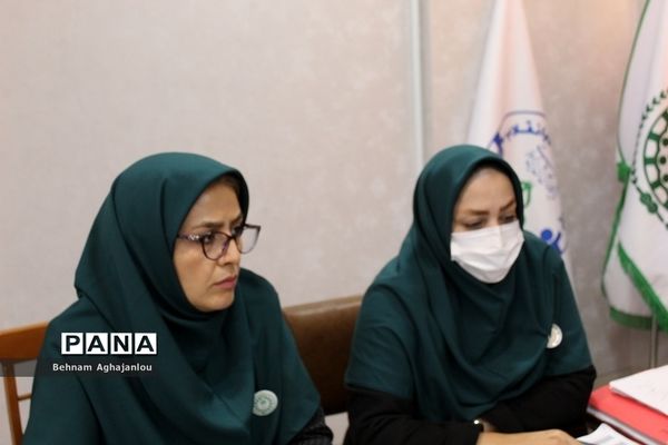 نشست مسئولان سازمان دانش‌آموزی مناطق 14 گانه استان زنجان