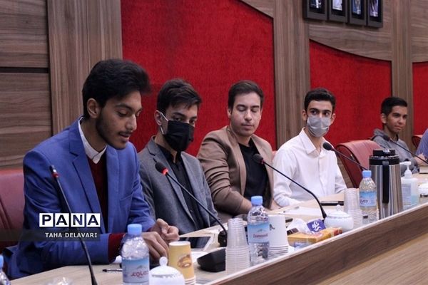 نشست مشترک هیات رئیسه مجلس و مجامع دانش‌آموزی شهرستان‌های استان تهران