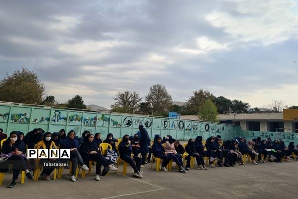 جشن المپیاد ورزشی درون مدرسه‌ای در دبیرستان زینبیه منطقه ۱۳