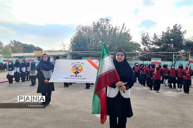 جشن المپیاد ورزشی درون مدرسهای در دبیرستان زینبیه منطقه ۱۳