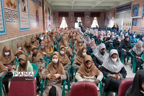 بزرگداشت شهید دانش‌آموز در دبیرستان شاهد حجاب منطقه ۱۳