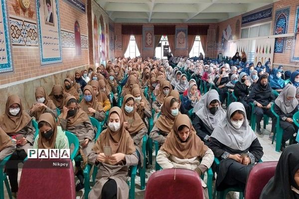 بزرگداشت شهید دانش‌آموز در دبیرستان شاهد حجاب منطقه ۱۳