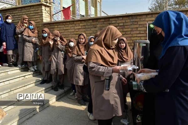 بزرگداشت شهید دانش‌آموز در دبیرستان شاهد حجاب منطقه ۱۳