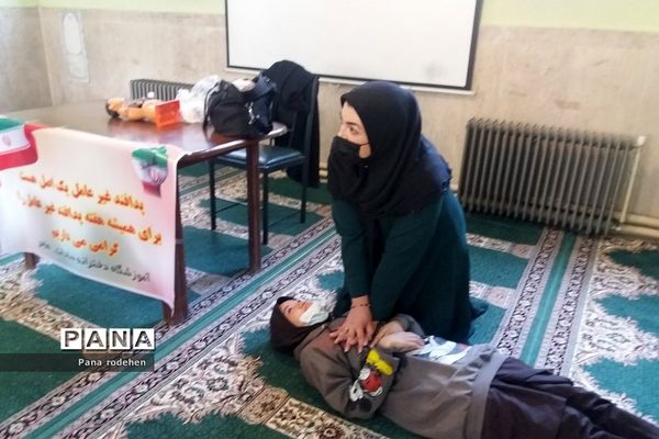 برگزاری مانور پدافند‌ غیرعامل در مدارس رودهن