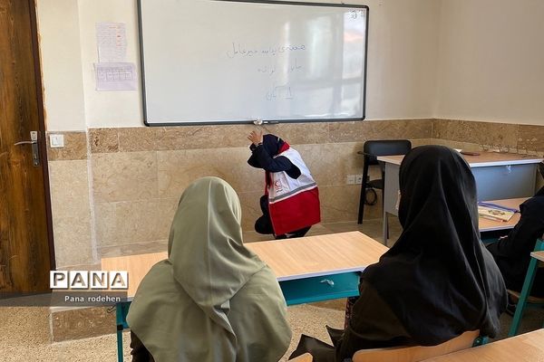برگزاری مانور پدافند‌ غیرعامل در مدارس رودهن