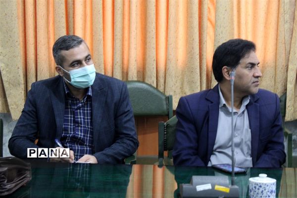 نشست هم‌اندیشی و هماهنگی مدیران مدارس ناحیه دو ساری به‌مناسبت گرامیداشت ۱۳ آبان