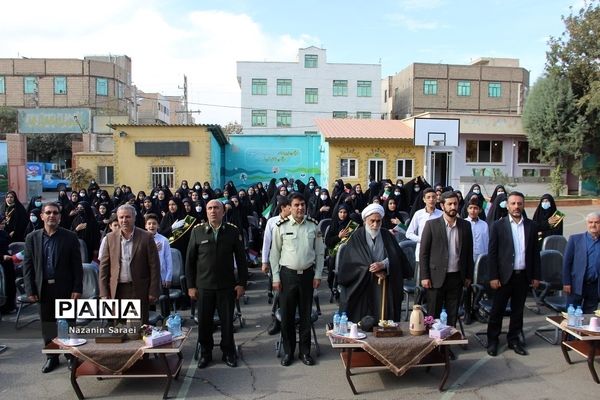 نواخته شدن زنگ استکبارستیری درآموزشگاه مشکوه نور اسلامشهر