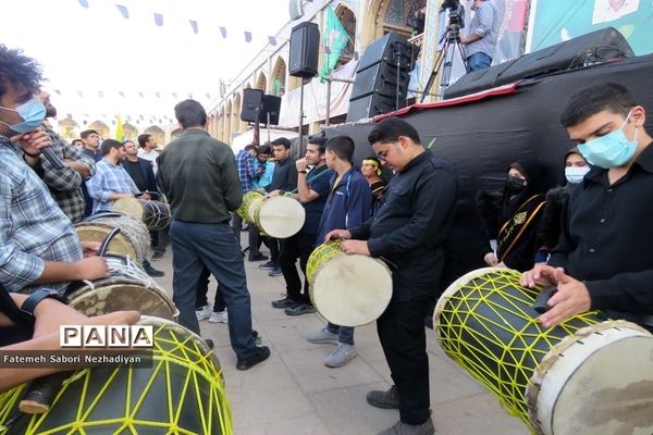 اجتماع دانش‌آموزان شیرازی به یاد شهدای حادثه تروریستی حرم شاهچراغ (ع)