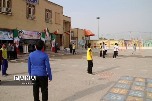 برگزاری مانور پدافند غیرعامل در دبیرستان شاهد امام جواد (ع) شهرستان بهبهان