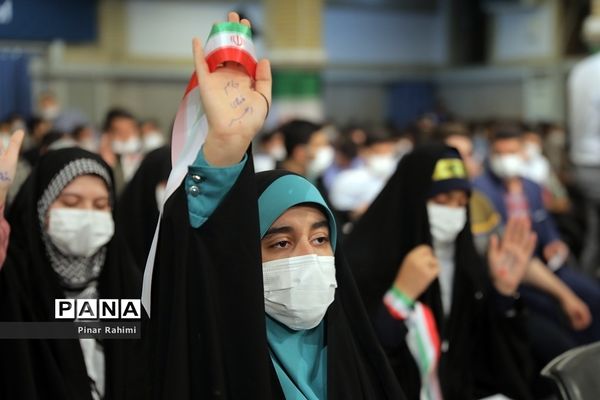 روایت تصویری یک دانش‌آموز خبرنگار از دیدار رهبر انقلاب