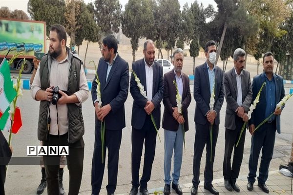 برگزاری مراسم غبارروبی مزار شهدا به مناسبت گرامیداشت یوم الله 13 آبان در البرز