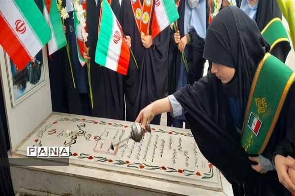 برگزاری مراسم غبارروبی مزار شهدا به مناسبت گرامیداشت یوم الله 13 آبان در البرز