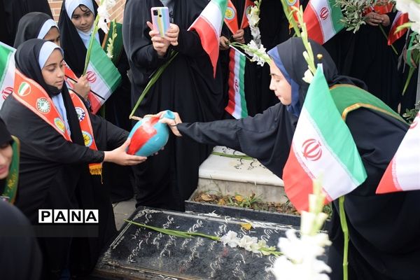 برگزاری مراسم غبارروبی مزار شهدا به مناسبت گرامیداشت یوم الله 13 آبان در البرز