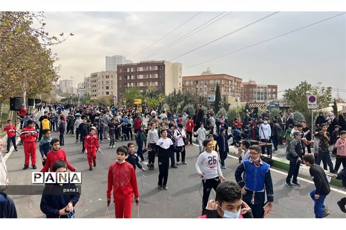 دانش‌آموزان تهرانی رکورد بزرگترین همایش طناب‌زنی کشور را ارتقا دادند